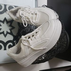 Tiansmy white platform runner.